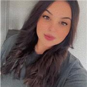 Tutrice pour l’aide des devoirs, donne des cours à distance. Disponible et à l’écoute, bilingue